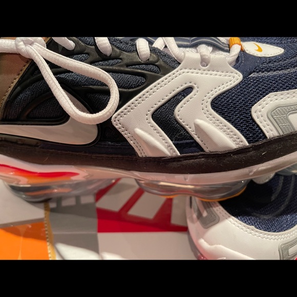 Air VaporMax Evo Sneaker - Picture 9 of 10